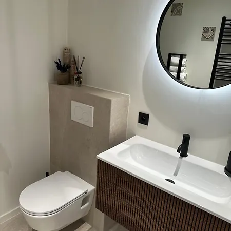 Away From By The * Ostende